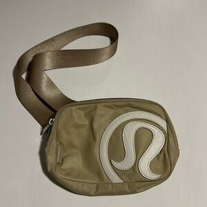 Lululemon belt bag